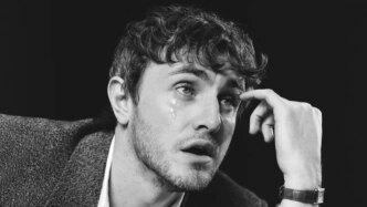 Paul Mescal diz que pode ter parado de interpretar caras tristes
 - Printis