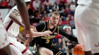 Pesquisa atualizada de treinadores, AP Top 25
 - Printis