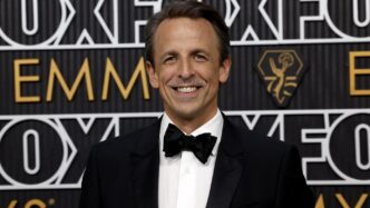 Presidente Trump quer demissão de Seth Meyers: NPR
 - Printis