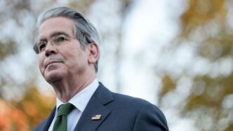 Secretário do Tesouro diz que 'veremos' cheques de descontos de cerca de US$ 2.000 para americanos enquanto a Suprema Corte avalia as tarifas de Trump
 - Printis