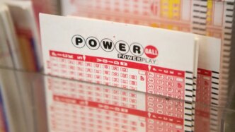 Sorteio dos números vencedores da Powerball no sábado, 15 de novembro de 2025
 - Printis