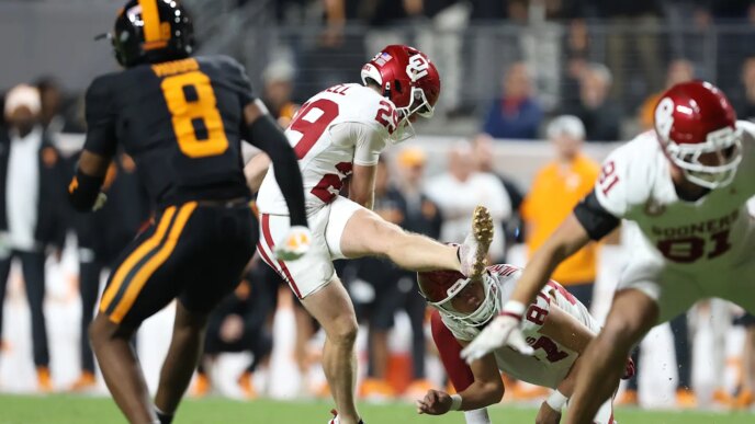 Tate Sandell, do Oklahoma, inicia jogo no Alabama com outro recorde
 - Printis