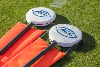 Temporadas perdidas para Clemson e o estado da Flórida expõem a triste realidade do ACC: todos precisam uns dos outros
 - Printis