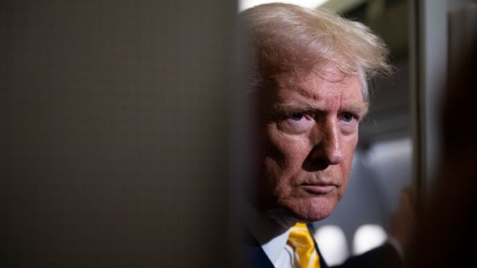 Trump sugeriu que tomou uma decisão sobre as operações militares na Venezuela. Aqui está o que sabemos
 - Printis