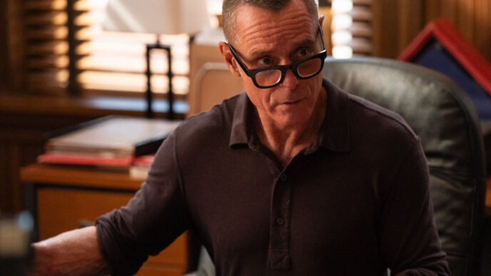 Tudo sobre o chantagista de Voight na polícia de Chicago (SPOILERS)
 - Printis