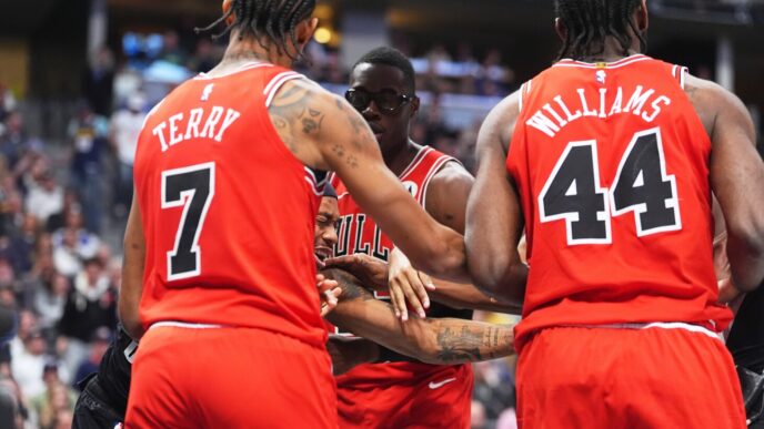 Uma boa noite para a 'irmandade' enquanto o banco dos Bulls brilha até tarde
 - Printis