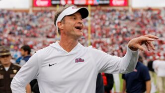 Wetzel: Estamos prestes a descobrir se Al Davis estava certo sobre Lane Kiffin
 - Printis